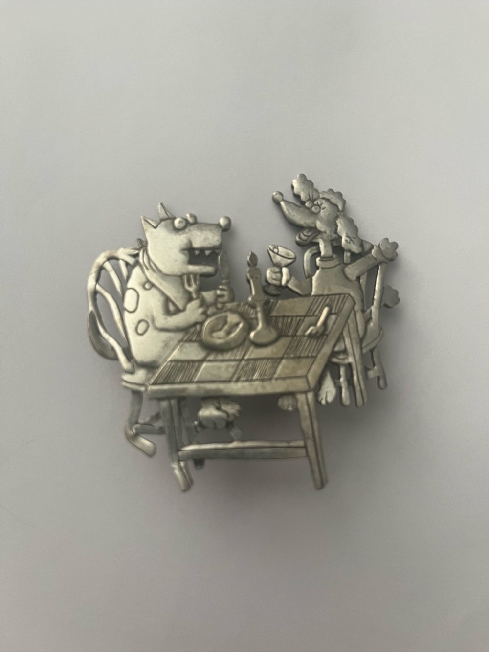 J.J Jonette Silver-Tone "Dogs in a Restaurant brooch pin